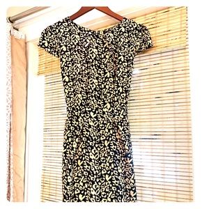 Short sleeved leopard print dress with pockets